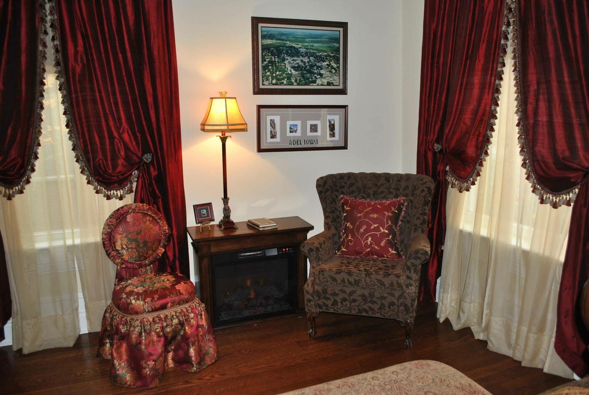 Trinkle Mansion Bed & Breakfast Уитвил Екстериор снимка