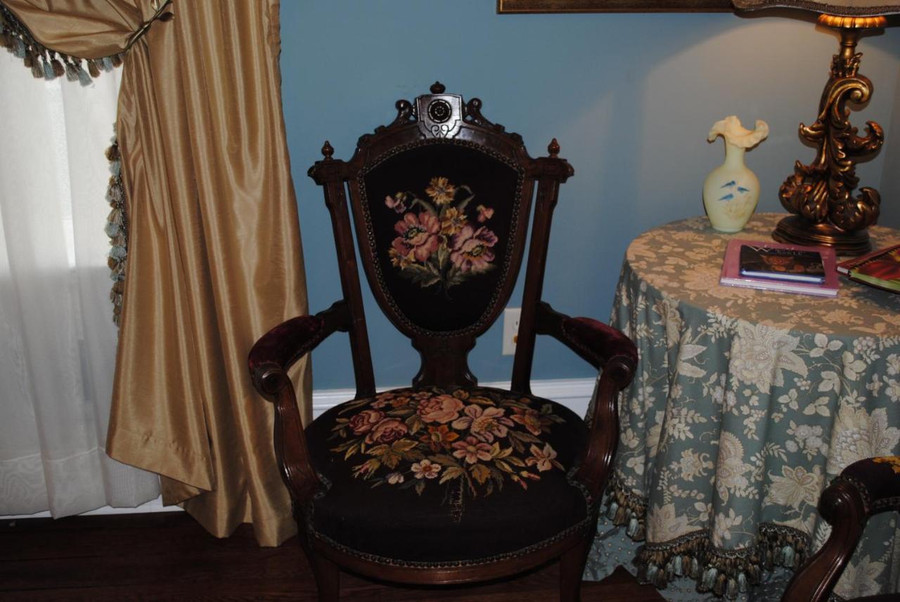Trinkle Mansion Bed & Breakfast Уитвил Екстериор снимка